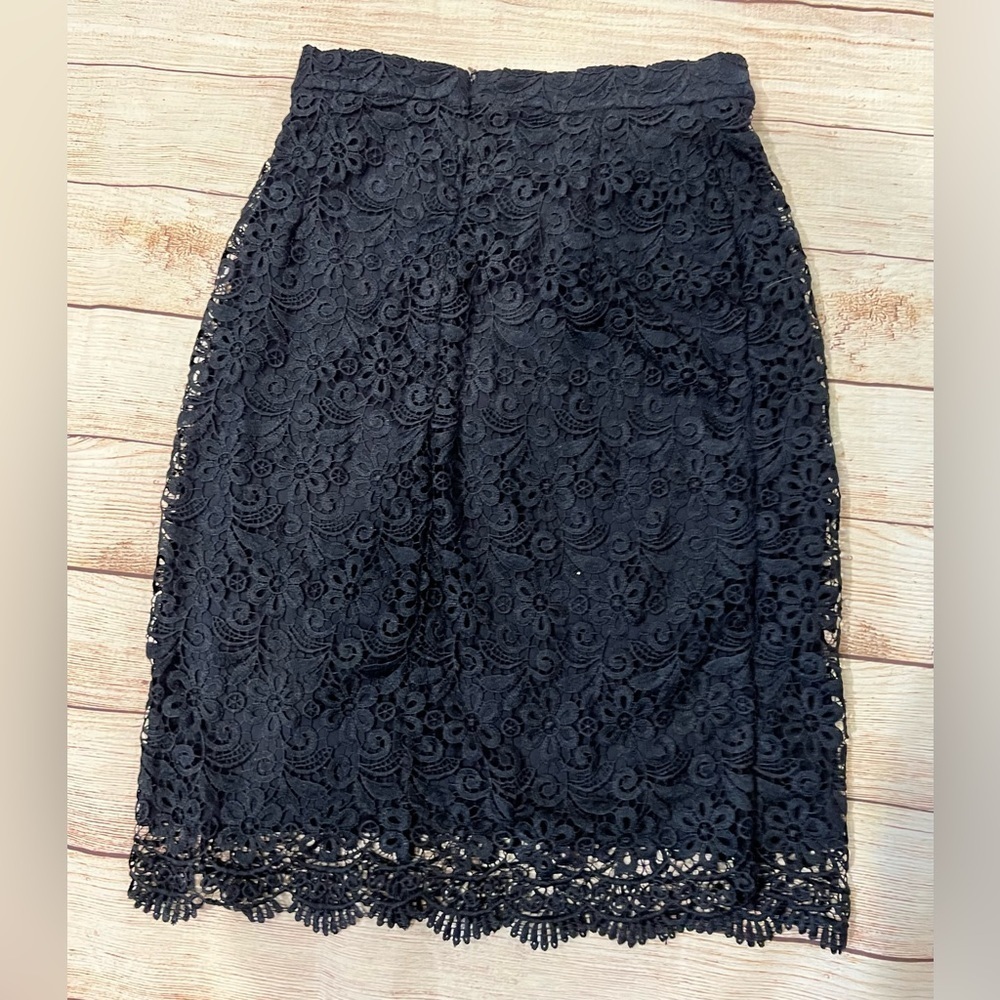 Uniqlo Navy Blue lace pencil skirt size small